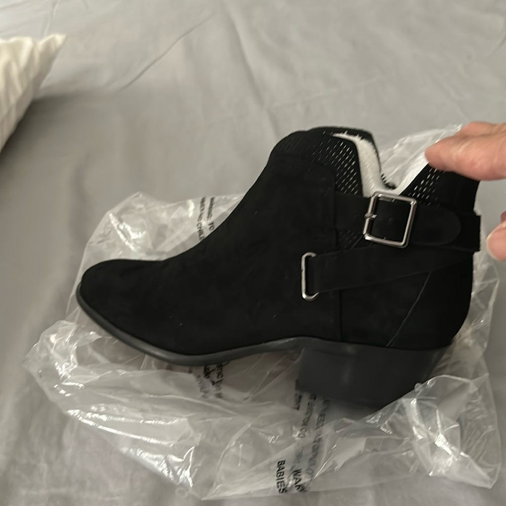 Vince Camuto ankle boot